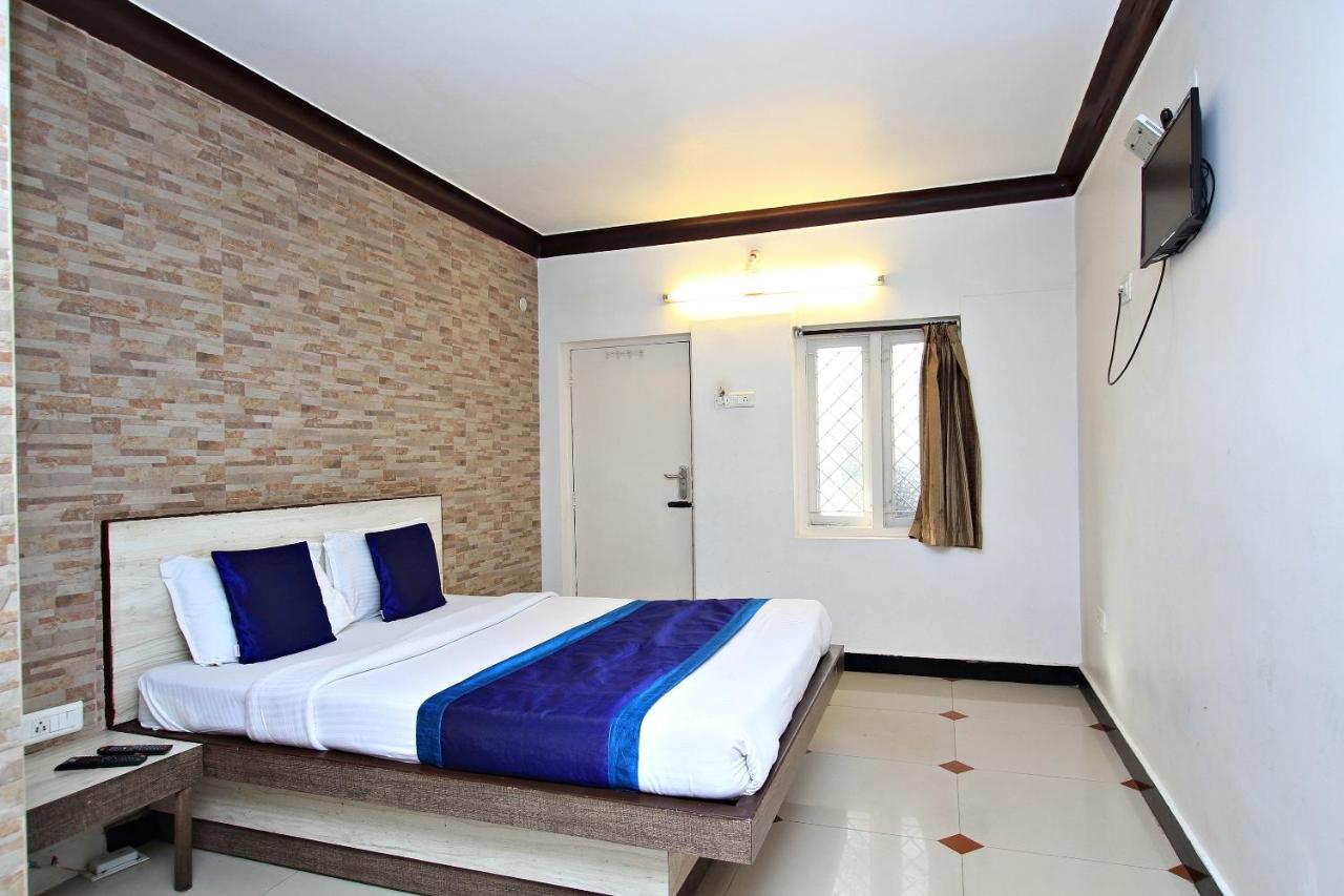 Hotel Pratham International Утакаманд Экстерьер фото